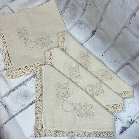 Linen Napkins Set of 4 Crochet Lace Trim Swiss Dot Embroidery Country Pattern - Picture 2 of 9